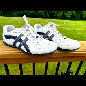 Men’s Skechers sneakers